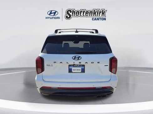 Used 2024 Hyundai Palisade Calligraphy image 6