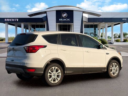 Used 2019 Ford Escape SE AWD/4WD image 2