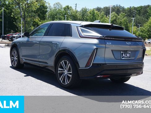 Used 2024 Cadillac Lyriq Luxury AWD/4WD image 8