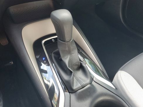 Certified 2025 Toyota Corolla LE image 28