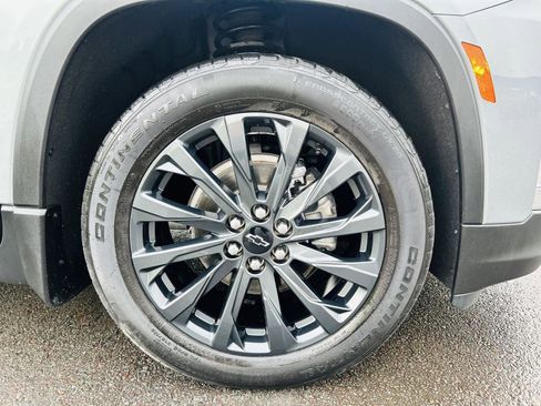 Used 2023 Chevrolet Traverse RS image 43