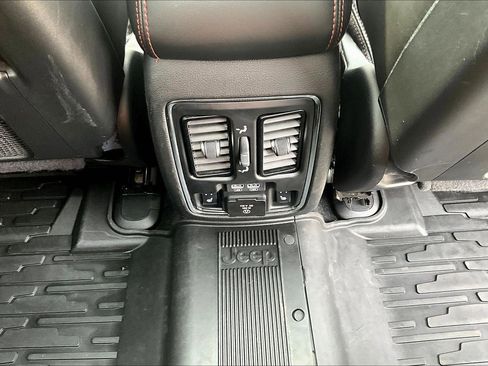 Used 2020 Jeep Grand Cherokee Trailhawk w/ Trailhawk Luxury Group image 10