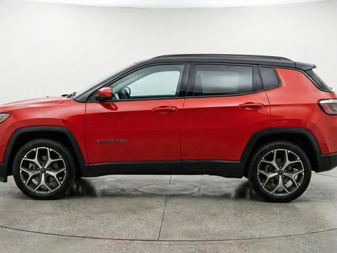 Used 2025 Jeep Compass Limited image 3