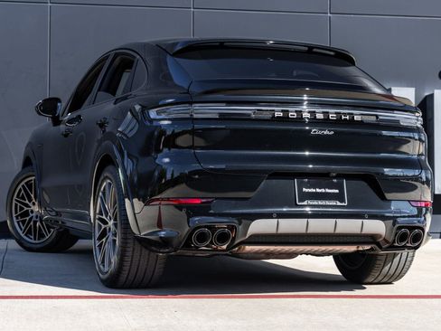 New 2026 Porsche Cayenne Turbo image 3