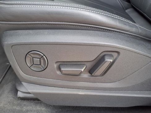 Certified 2023 Audi e-tron Premium Plus w/ Premium Plus Package image 11