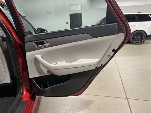 Used 2018 Hyundai Sonata SE FWD image 36