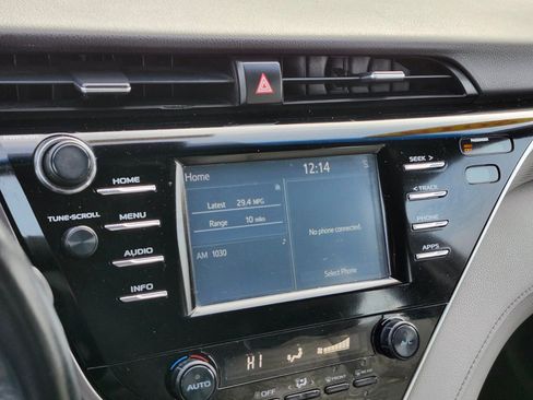 Used 2018 Toyota Camry SE image 20