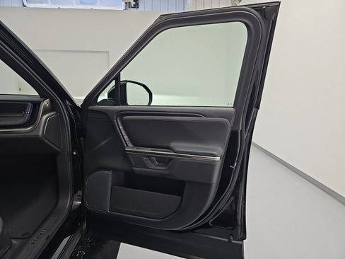 Used 2025 Rivian R1S Adventure AWD/4WD image 18
