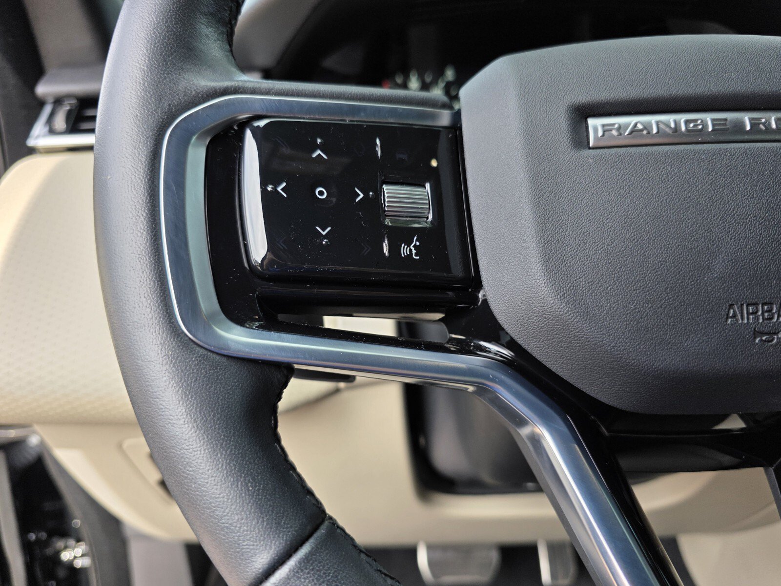 Certified 2023 Land Rover Range Rover Velar R-Dynamic S AWD/4WD image 19