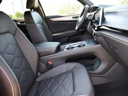 New 2026 Volkswagen Atlas Cross Sport SE image 27