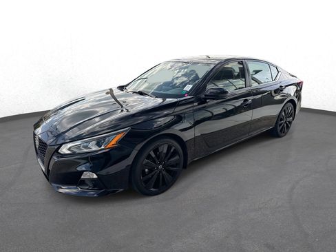 Used 2022 Nissan Altima 2.5 SR w/ Midnight Edition Package image 7