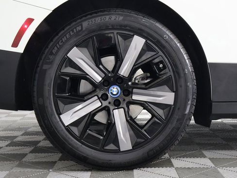 Certified 2025 BMW iX xDrive50 w/ Convenience Package AWD/4WD image 15