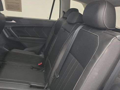 Certified 2022 Volkswagen Tiguan SE FWD image 12