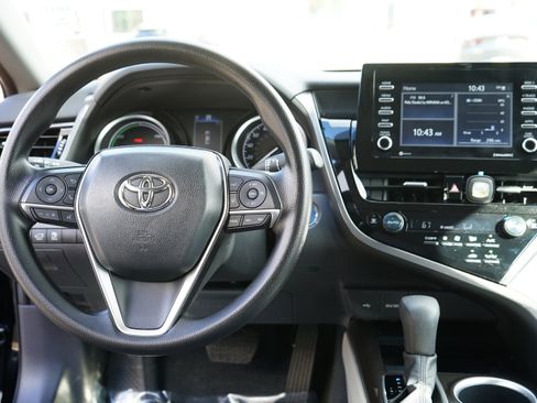Used 2022 Toyota Camry LE image 21