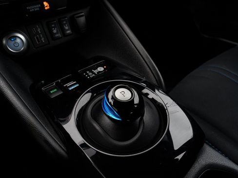 Used 2022 Nissan Leaf SV Plus image 17