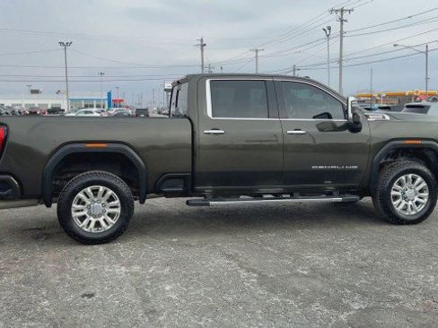 Certified 2022 GMC Sierra 2500 Denali image 9
