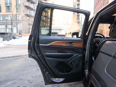 Used 2022 Jeep Grand Cherokee Summit image 47