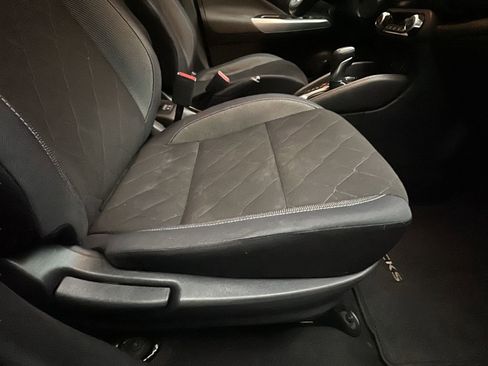 Used 2018 Nissan Kicks SV w/ Exterior Electronics Package FWD image 16