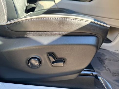 Used 2023 Chrysler Pacifica Limited image 16