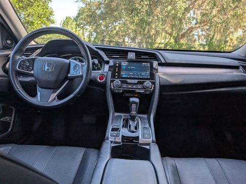 Used 2017 Honda Civic Touring image 9