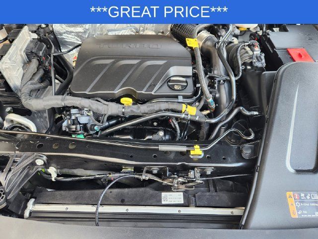 Used 2025 Chevrolet Trax RS w/ Driver Confidence Package FWD image 31