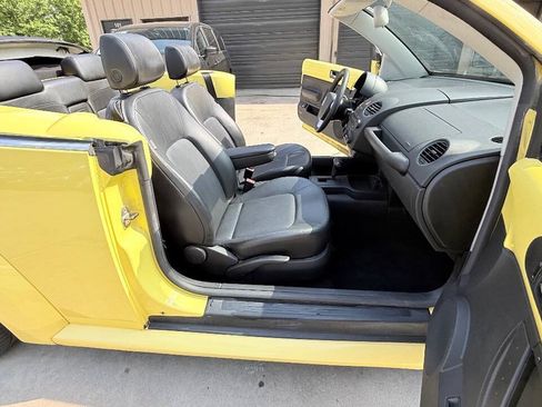 Used 2007 Volkswagen Beetle Convertible w/ Package 1 FWD image 40