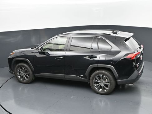 Used 2023 Toyota RAV4 XLE Premium AWD/4WD image 29