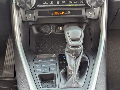 Used 2024 Toyota RAV4 LE image 22