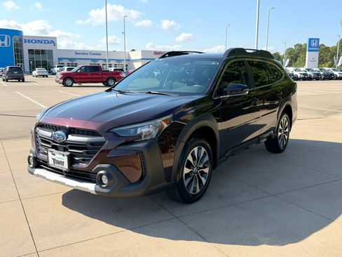 Used 2025 Subaru Outback Limited w/ Popular Package #2 AWD/4WD image 3