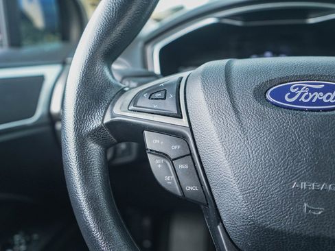 Used 2020 Ford Fusion SE image 21