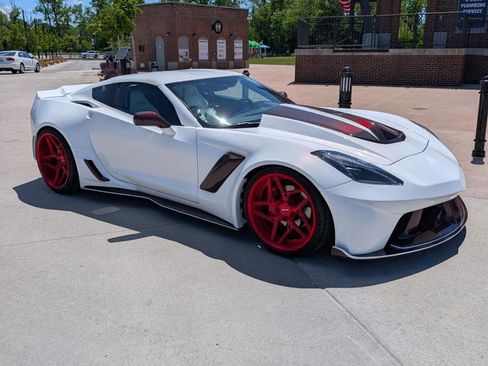 Used 2019 Chevrolet Corvette Stingray Coupe w/ Carbon Flash Badge Package RWD image 8