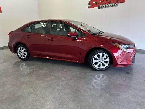 Used 2025 Toyota Corolla LE FWD image 2