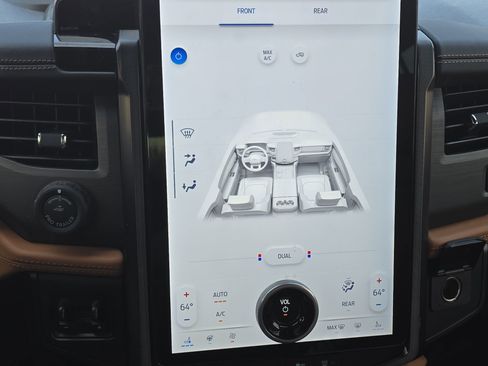 Used 2024 Ford Expedition Max Platinum image 19