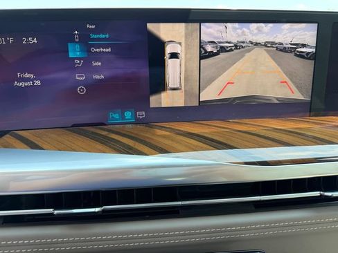 New 2026 Cadillac Escalade ESV Platinum Luxury AWD/4WD image 15