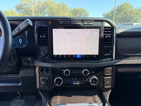 Used 2024 Ford F250 Platinum w/ FX4 Off-Road Package AWD/4WD image 16