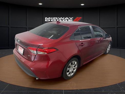 Used 2025 Toyota Corolla LE w/ Convenience Package FWD image 4