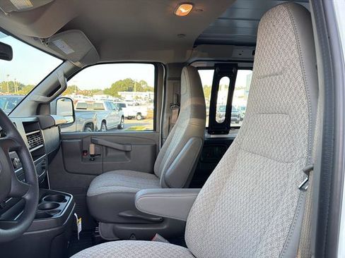 New 2025 Chevrolet Express 2500 w/ Enhanced Convenience Package image 13