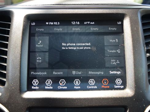 Used 2019 Jeep Cherokee Trailhawk w/ Comfort/Convenience Group AWD/4WD image 26