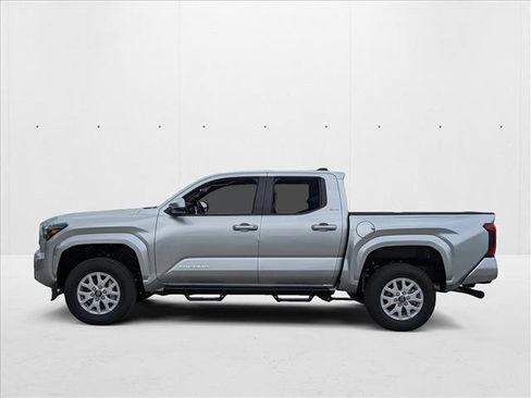 Used 2024 Toyota Tacoma SR5 AWD/4WD image 5