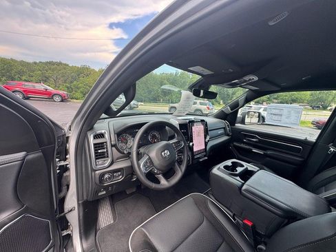 Used 2025 RAM 1500 Laramie image 12