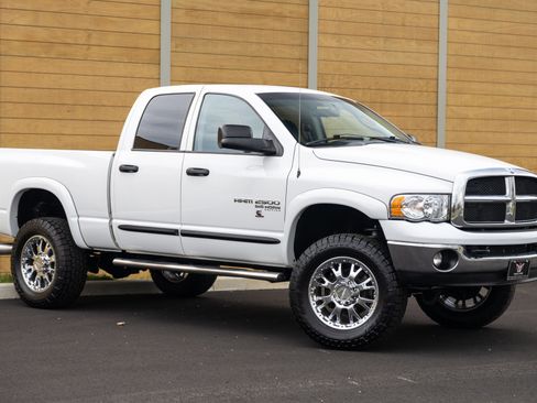 Used 2005 Dodge Ram 2500 Truck SLT w/ Quad Cab Big Horn Value Group image 2