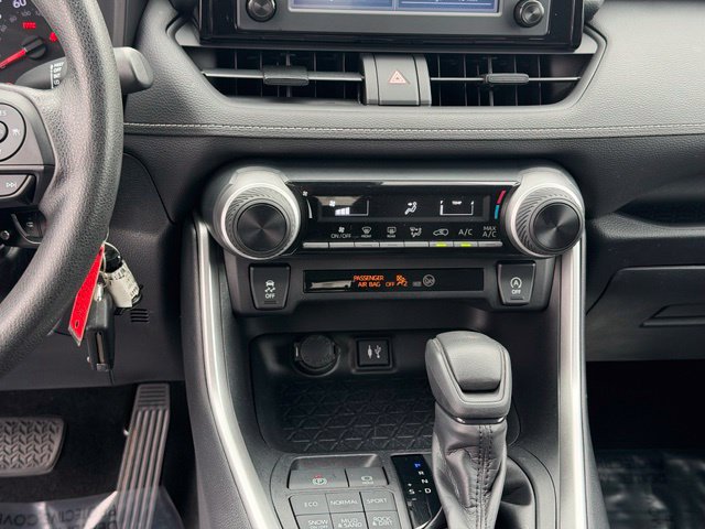 Used 2019 Toyota RAV4 LE w/ All Weather Liner Package AWD/4WD image 16