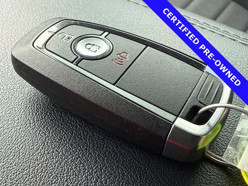 Certified 2020 Ford Edge SE image 32