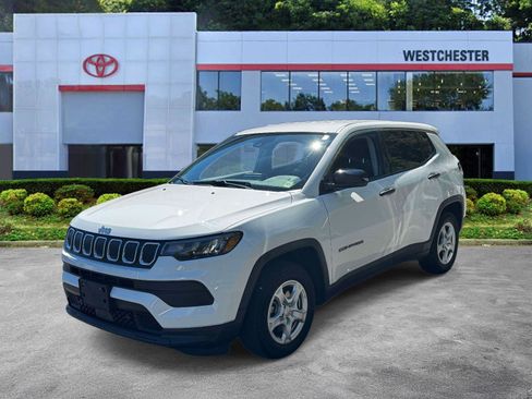 Used 2022 Jeep Compass Sport FWD image 4