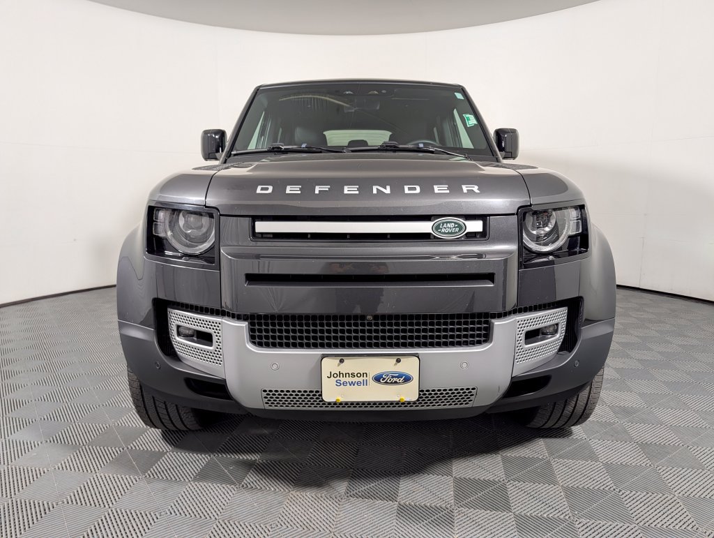 Used 2024 Land Rover Defender 110 SE AWD/4WD image 3