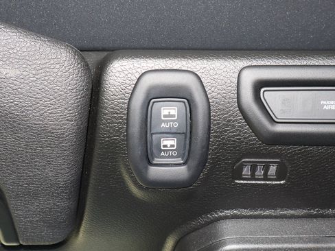 Used 2022 Jeep Wrangler Unlimited Rubicon w/ Trailer Tow Package image 39