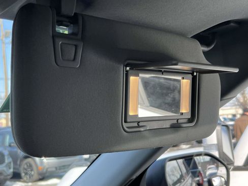 Used 2022 Ford Explorer XLT w/ Equipment Group 202A image 9