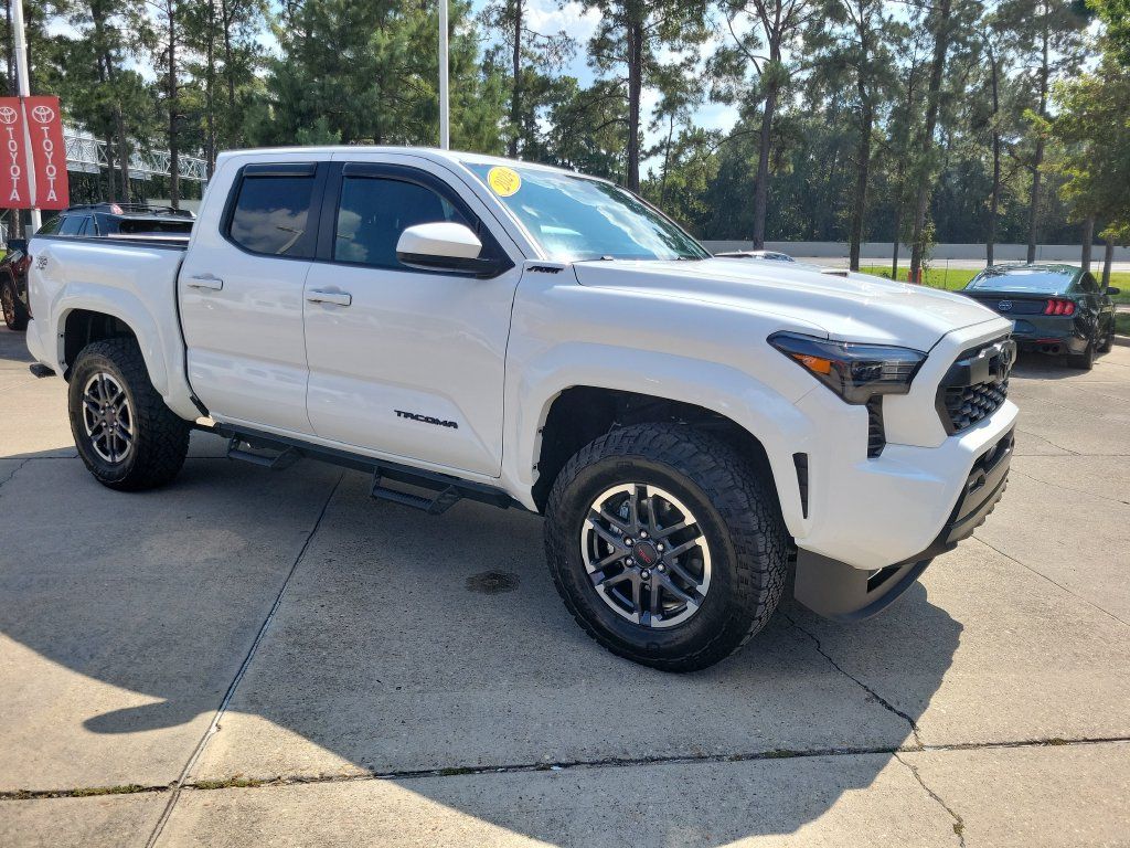 Used 2024 Toyota Tacoma TRD Sport AWD/4WD image 9