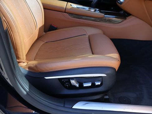 Used 2016 BMW 750i xDrive AWD/4WD image 12
