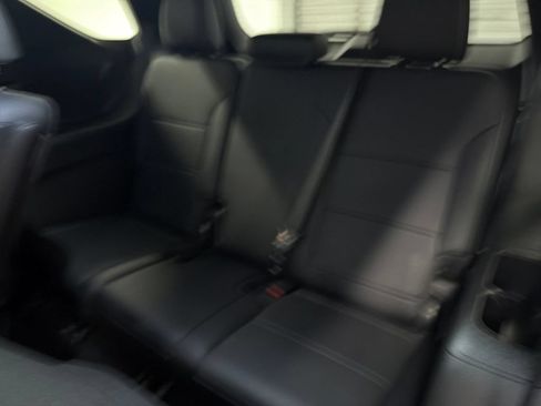 Used 2026 Chevrolet Traverse LT FWD image 16